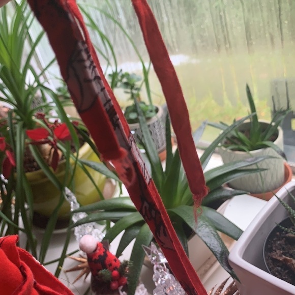 INTERNATIONAL Company (INC) Red Floral Tunic / Blouse Size Large - Picture 7 of 9